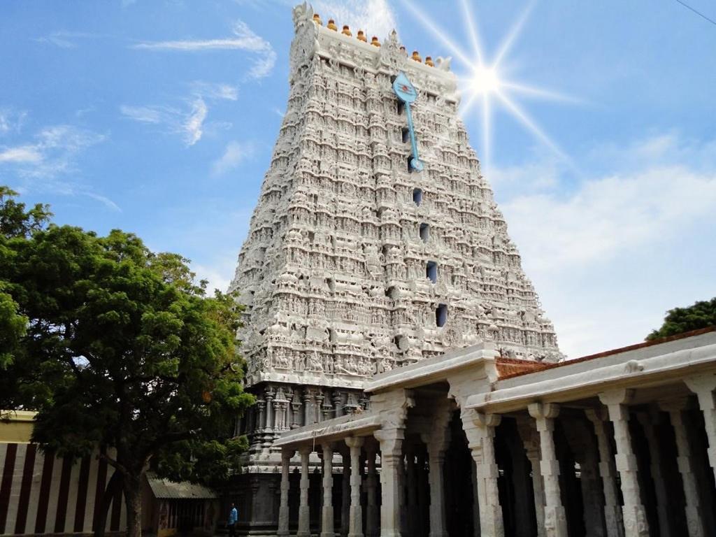 Thiruchendur Stayz Vairavel Residency Tiruchchendur Exterior photo